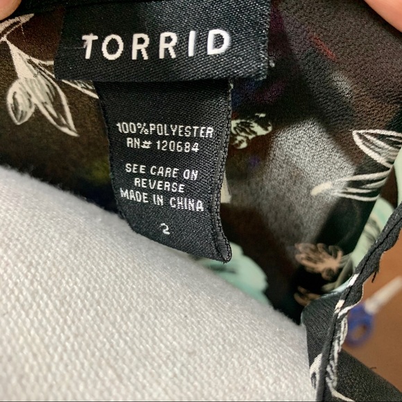 Torrid Goodnight Floral Chiffon Button Front Top 2 - Picture 9 of 10